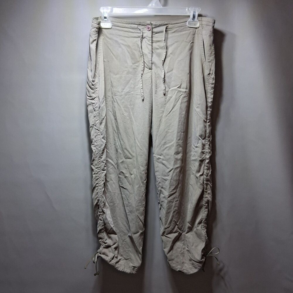 Under Armour Allseasongear Women SM Cargo Capri Ruched Drawstring Tan Khaki FLAW